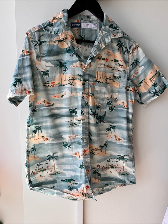 Old Navy Other - Old Navy Light Blue & Cream Island Print Short Sleeve Button-Up